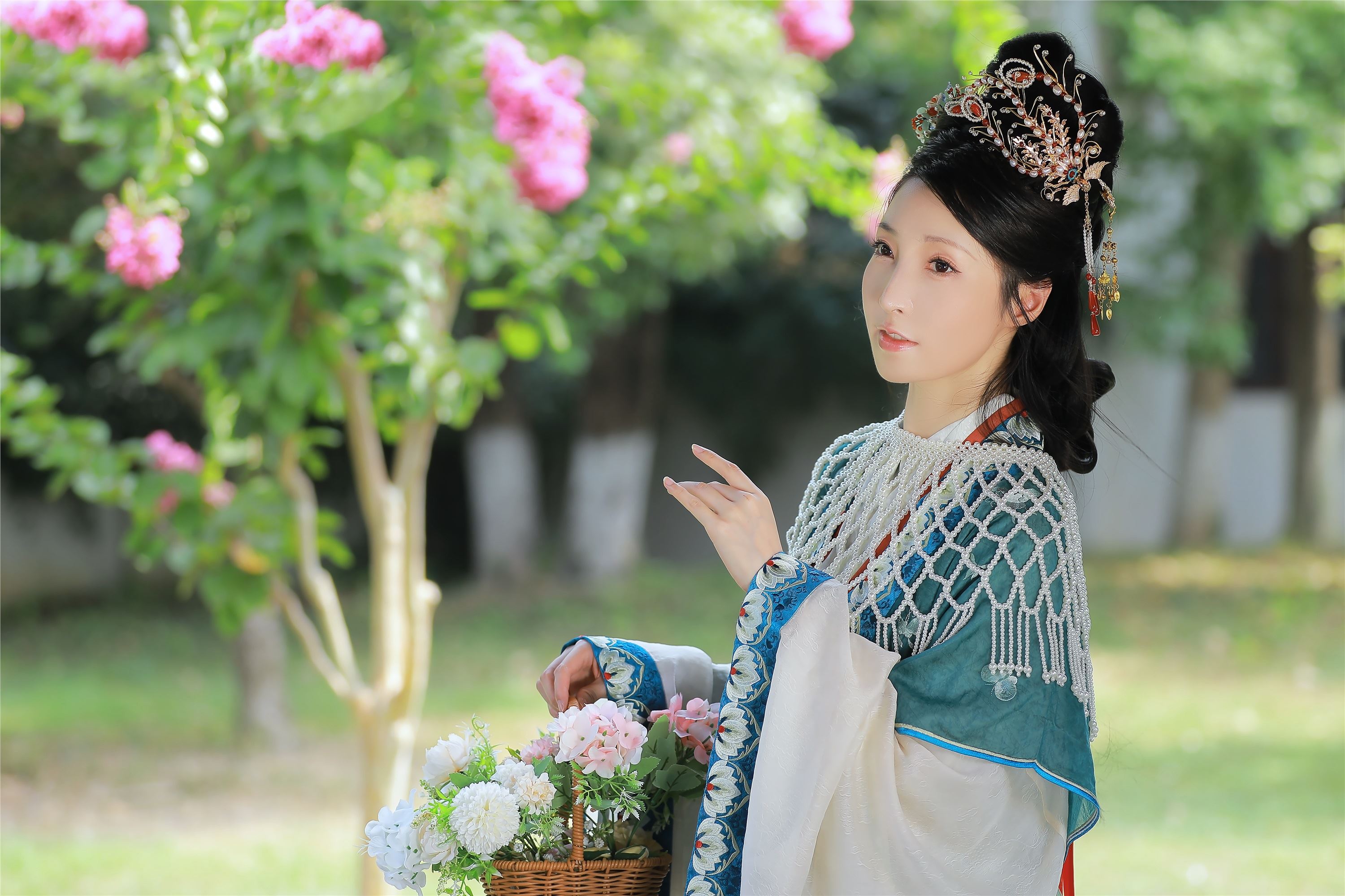 YITUYU艺图语 2025.01.30 秋风起 李猜